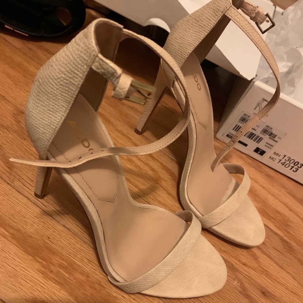 Aldo Tan Heels
